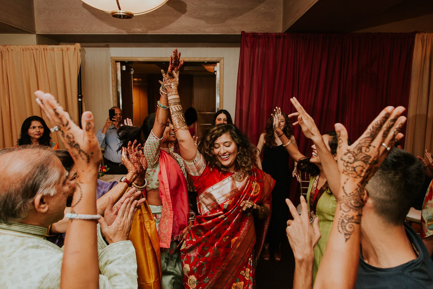 indian-wedding-in-calgary-colourful-fusion-pt-1-mehndi-sarah-pukin